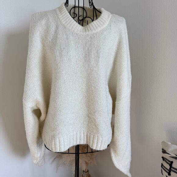 Anthropologie Pilcro Creamy Soft Dolman Sleeve Cropped Crewneck Pullover Sweater - Picture 4 of 13